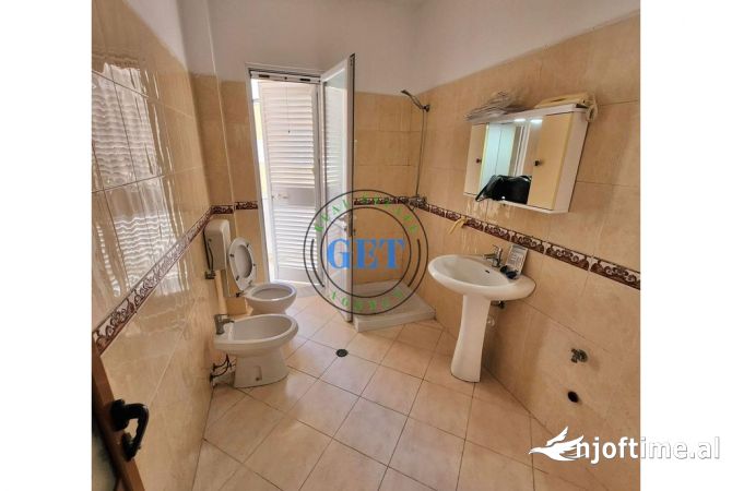 Shtepi ne shitje Apartament ne Durres, 1+1, Mobilimi Bosh, pa mobiluar, Pagesa 68,000  Euro.