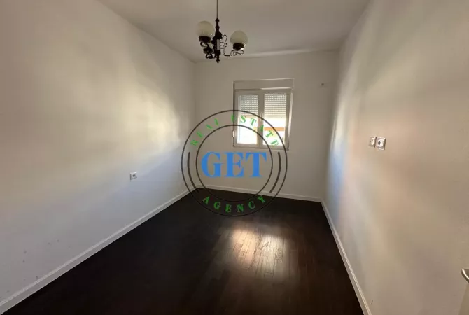 Shtepi me qera 2+1 ne Durres - 400 Euro