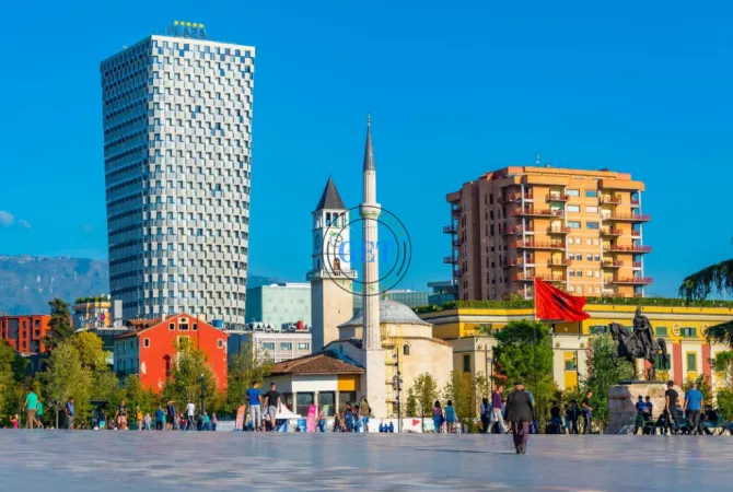 Ambiente Commerciale in Affitto 1+1 a Tirana - 1,000 Euro