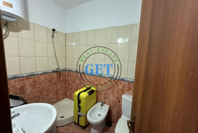 Shtepi ne shitje Apartament ne Durres, 2+1, Mobilimi E mobiluar, Pagesa 125,000  Euro.