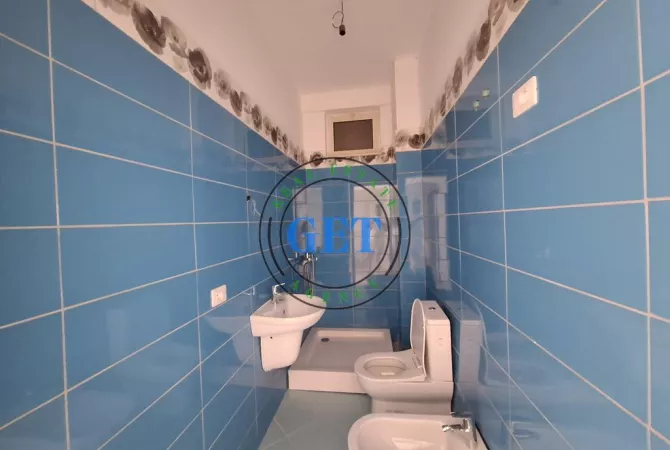 Shtepi ne shitje Apartament ne Durres, 2+1, Mobilimi Bosh, pa mobiluar, Pagesa 143,000  Euro.