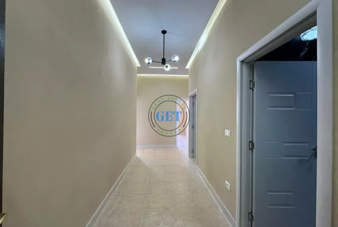 Shtepi ne shitje Apartament ne Durres, 3+1, Mobilimi Bosh, pa mobiluar, Pagesa 120,000  Euro.