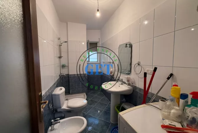 Shtepi me qera Apartament ne Durres, 2+1, Mobilimi E mobiluar, Pagesa 300  Euro.