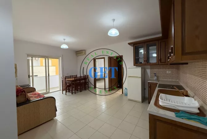 Shtepi me qera Apartament ne Durres, 2+1, Mobilimi E mobiluar, Pagesa 300  Euro.