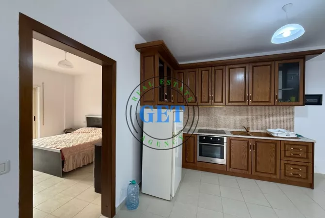 Shtepi me qera Apartament ne Durres, 2+1, Mobilimi E mobiluar, Pagesa 300  Euro.