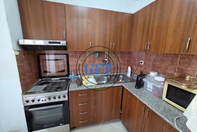 Shtepi ne shitje Apartament ne Durres, 2+1, Mobilimi E mobiluar, Pagesa 80,000  Euro.
