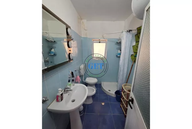 Shtepi ne shitje Apartament ne Durres, 2+1, Mobilimi E mobiluar, Pagesa 80,000  Euro.