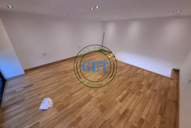 Ambient biznesi me qera 1+1 ne Durres - 650 Euro