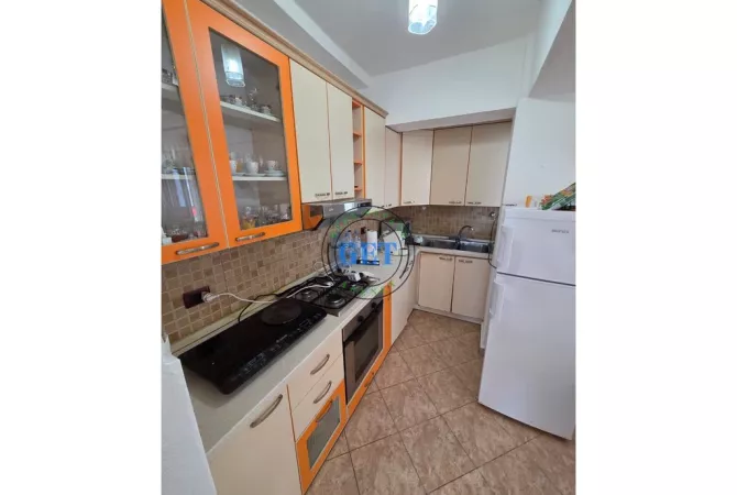 Shtepi ne shitje Apartament ne Durres, 2+1, Mobilimi E mobiluar, Pagesa 105,000  Euro.