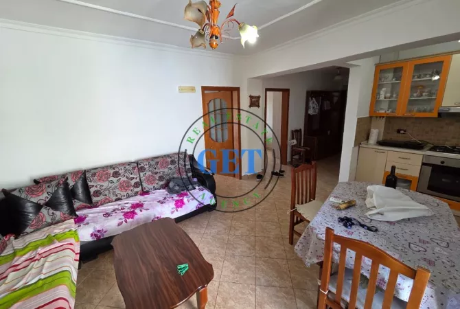 Shtepi ne shitje Apartament ne Durres, 2+1, Mobilimi E mobiluar, Pagesa 105,000  Euro.