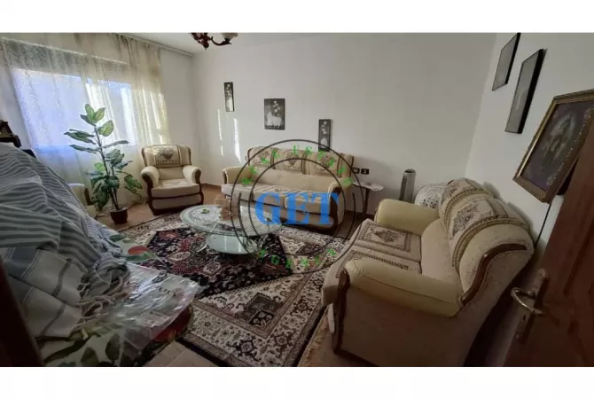 Shtepi ne shitje Apartament ne Durres, 2+1, Mobilimi E mobiluar, Pagesa 87,000  Euro.