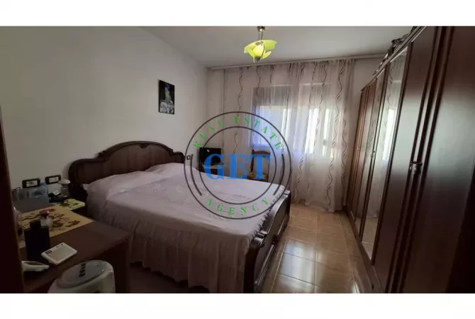 Shtepi ne shitje Apartament ne Durres, 2+1, Mobilimi E mobiluar, Pagesa 87,000  Euro.
