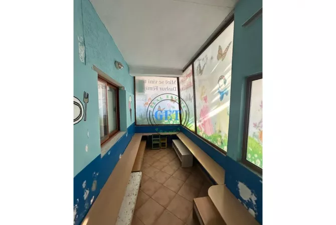 Ambient biznesi me qera 1+1 ne Durres - 1,200 Euro