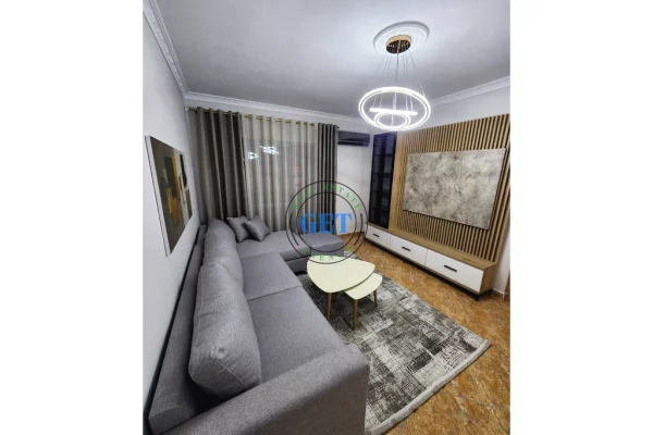 Shtepi ne shitje Apartament ne Durres, 2+1, Mobilimi E mobiluar, Pagesa 140,000  Euro.