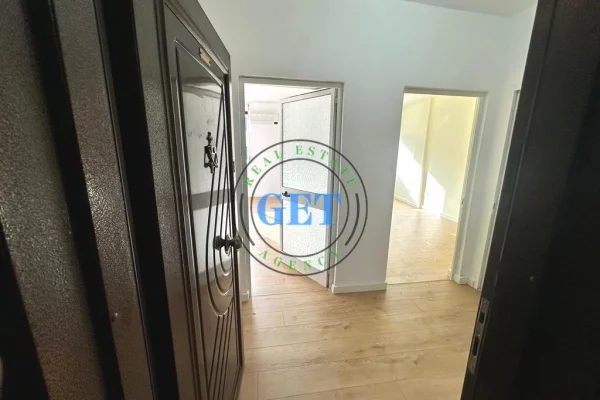 Shtepi ne shitje Apartament ne Durres, 1+1, Mobilimi Bosh, pa mobiluar, Pagesa 65,000  Euro.