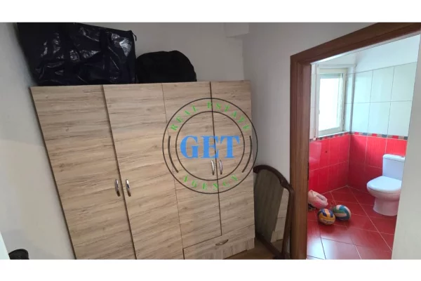 Shtepi me qera Apartament ne Durres, 2+1, Mobilimi Pjeserisht e mobiluar, Pagesa 500  Euro.
