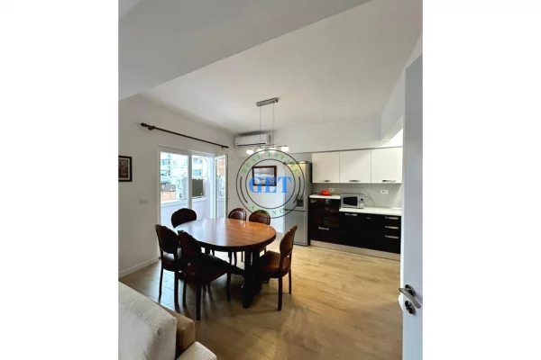 Shtepi me qera Apartament ne Durres, 2+1, Mobilimi E mobiluar, Pagesa 650  Euro.