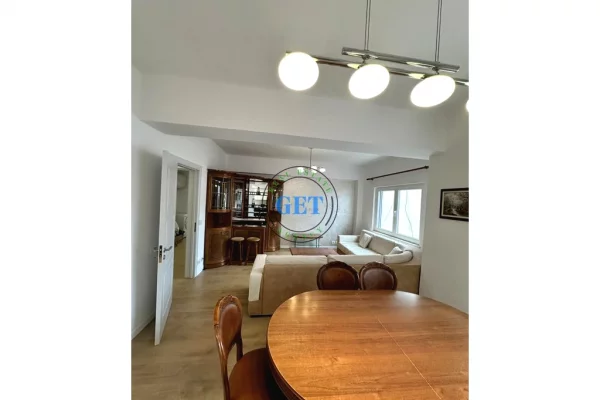 Shtepi me qera Apartament ne Durres, 2+1, Mobilimi E mobiluar, Pagesa 650  Euro.