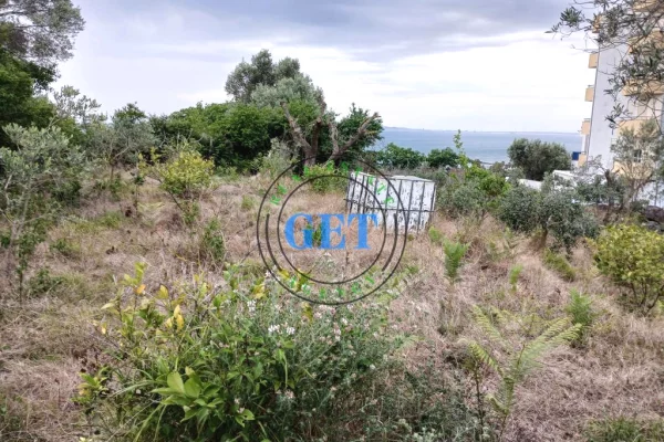 Truall ose Toke ne Durres - 120,000 Euro