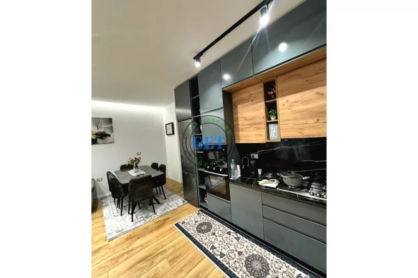 Shtepi ne shitje Apartament ne Durres, 2+1, Mobilimi E mobiluar, Pagesa 200,000  Euro.