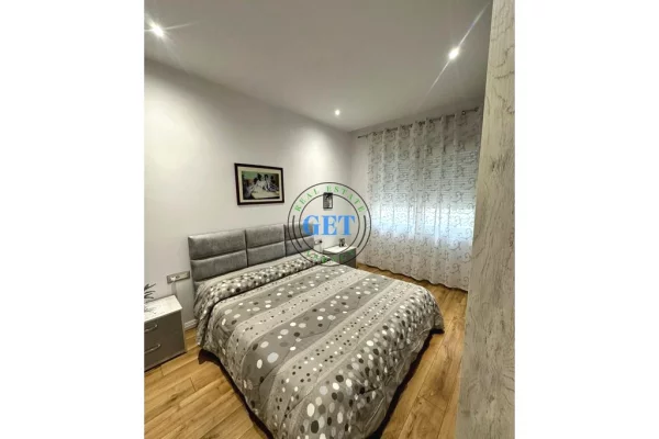 Shtepi ne shitje Apartament ne Durres, 2+1, Mobilimi E mobiluar, Pagesa 200,000  Euro.