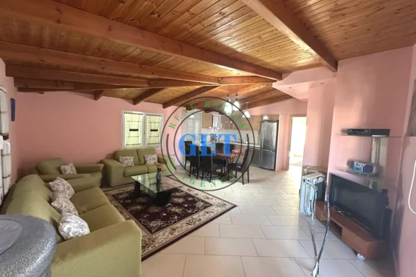 Shtepi me qera 1+1 ne Durres - 450 Euro