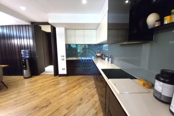 Shtepi ne shitje Apartament ne Durres, 4+1, Mobilimi E mobiluar, Pagesa 500,000  Euro.