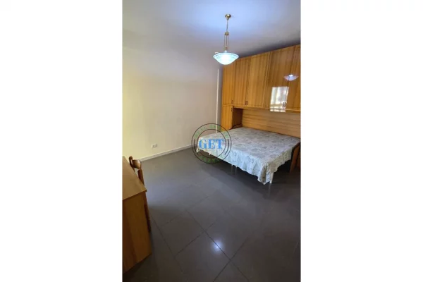 Shtepi me qera Apartament ne Durres, 3+1, Mobilimi E mobiluar, Pagesa 700  Euro.