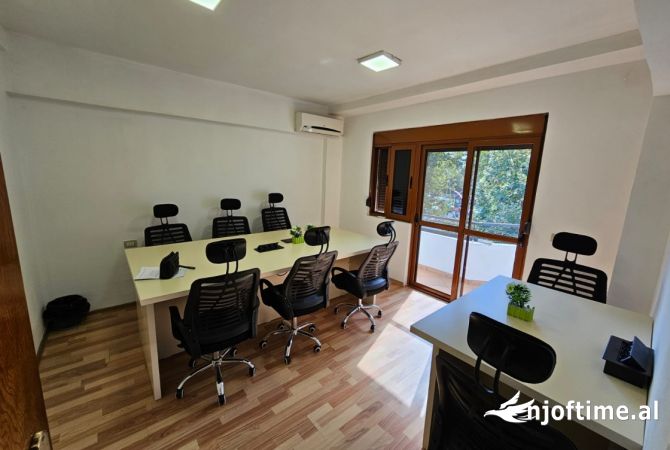 Ambient biznesi me qera 3+1 ne Tirane - 900 Euro