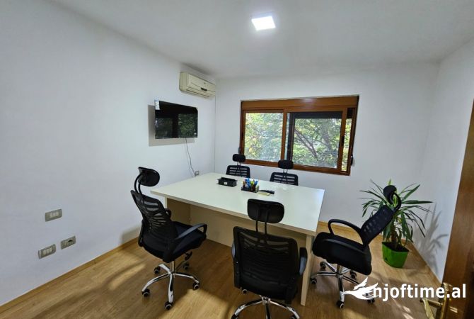 Ambient biznesi me qera 3+1 ne Tirane - 900 Euro
