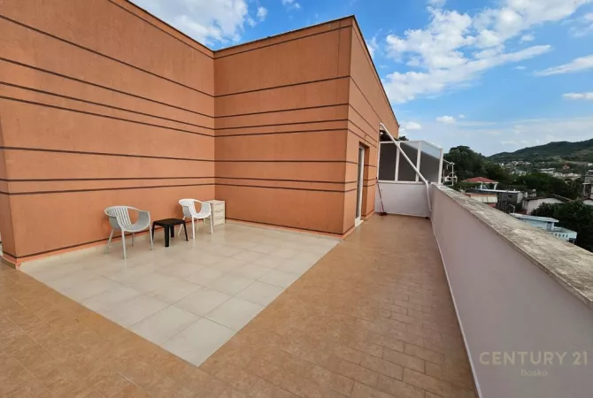 Shtepi me qera 2+1 ne Tirane - 520 Euro