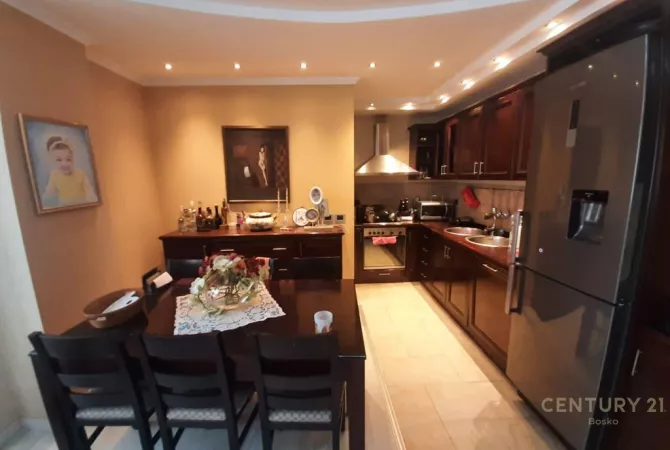 Shtepi me qera 3+1 ne Tirane - 900 Euro