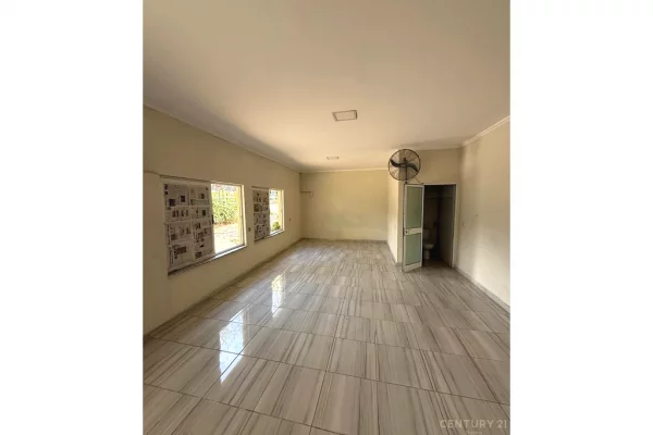 Business Property for Rent 1+1 in Tirana - 360 Euro