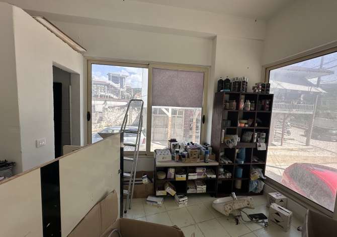 Shitet dyqani ne Vlore