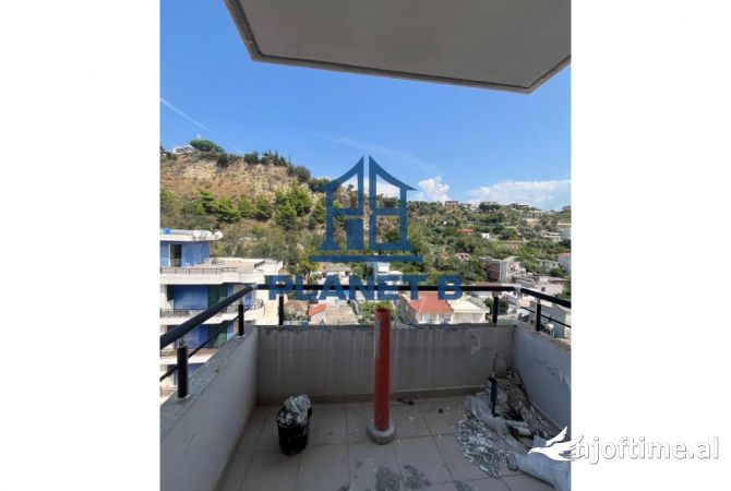 Shtepi ne shitje Apartament ne Vlore, 1+1, Mobilimi Pjeserisht e mobiluar, Pagesa 93,000  Euro.