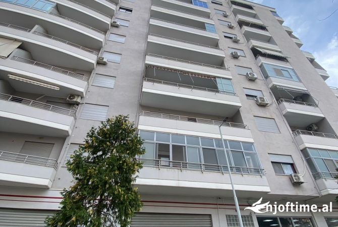 Shtepi ne shitje Apartament ne Vlore, 2+1, Mobilimi Pjeserisht e mobiluar, Pagesa 214,500  Euro.