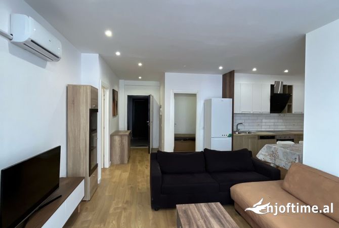 Shtepi ne shitje Apartament ne Vlore, 2+1, Mobilimi Pjeserisht e mobiluar, Pagesa 214,500  Euro.