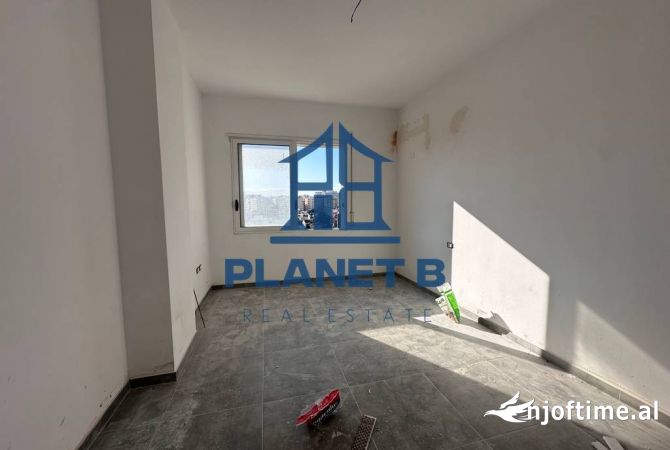 Shtepi ne shitje Apartament ne Vlore, 2+1, Mobilimi Bosh, pa mobiluar, Pagesa 172,000  Euro.