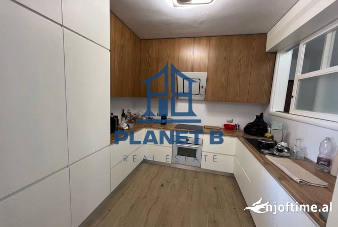 Shtepi me qera Apartament ne Vlore, 2+1, Mobilimi E mobiluar, Pagesa 750  Euro.