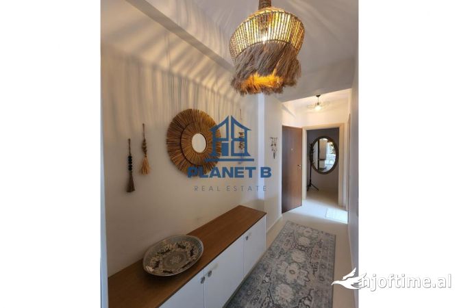Shtepi ne shitje Apartament ne Vlore, 2+1, Mobilimi E mobiluar, Pagesa 183,744  Euro.