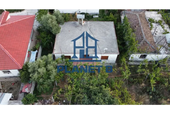 Shtepi ne shitje Shtepi Private ne Vlore, 4+1, Mobilimi E mobiluar, Pagesa 64,000  Euro.