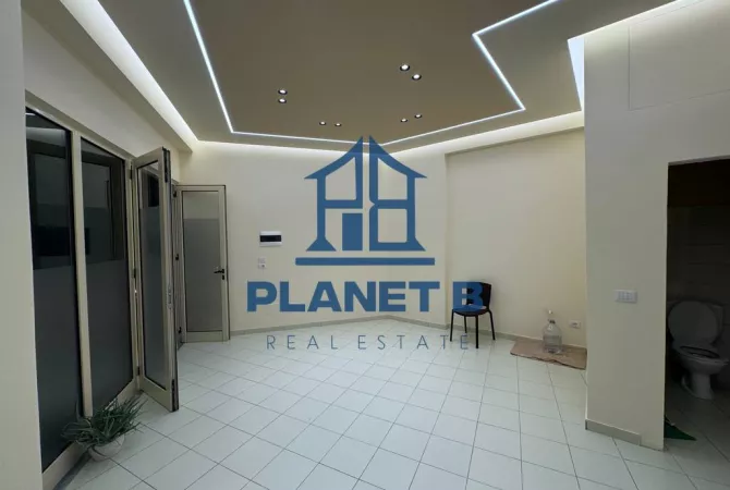 Ambient biznesi me qera 1+1 ne Vlore - 250 Euro