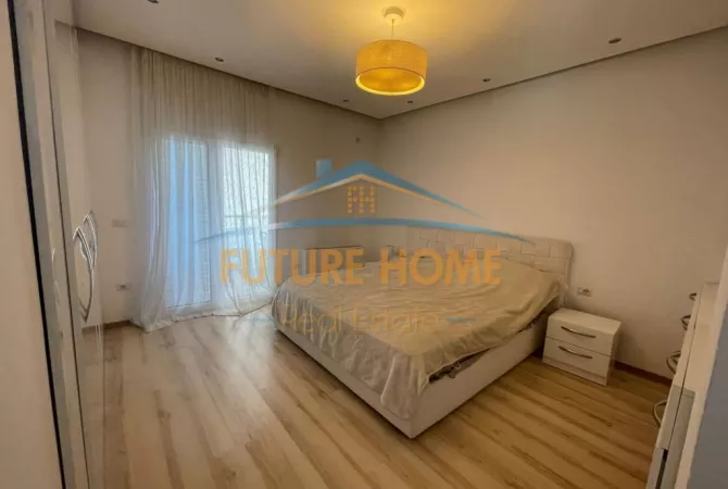 Shtepi me qera Apartament ne Tirane, 3+1, Mobilimi E mobiluar, Pagesa 1,500  Euro.