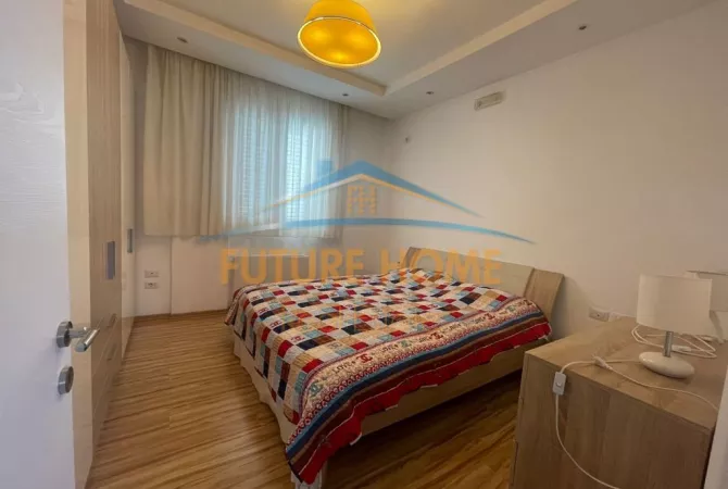 Shtepi me qera Apartament ne Tirane, 3+1, Mobilimi E mobiluar, Pagesa 1,500  Euro.