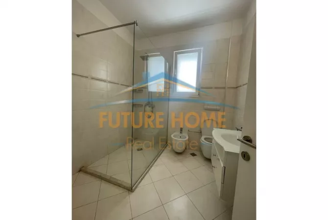 Shtepi me qera Apartament ne Tirane, 3+1, Mobilimi E mobiluar, Pagesa 1,500  Euro.