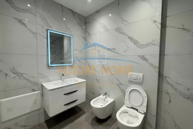 Shtepi ne shitje Apartament ne Tirane, 1+1, Mobilimi E mobiluar, Pagesa 185,000  Euro.