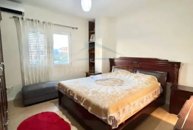 Shtepi ne shitje Apartament ne Tirane, 2+1, Mobilimi E mobiluar, Pagesa 200,000  Euro.
