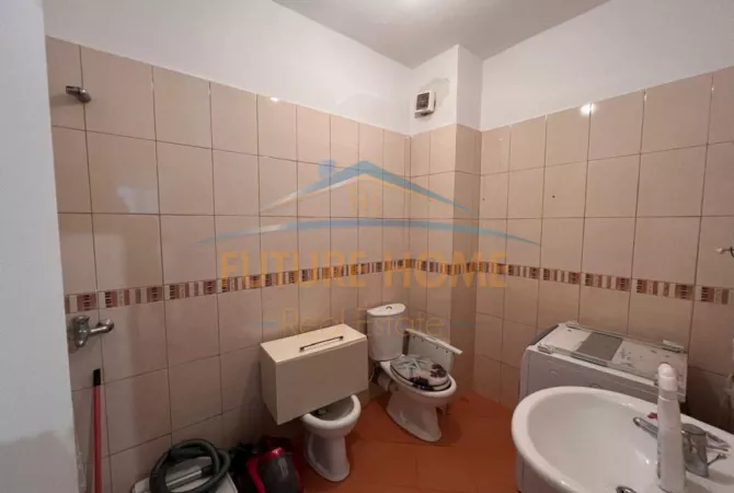Shtepi ne shitje Apartament ne Tirane, 3+1, Mobilimi E mobiluar, Pagesa 231,000  Euro.