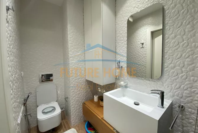 Shtepi me qera Apartament ne Tirane, 2+1, Mobilimi E mobiluar, Pagesa 2,000  Euro.