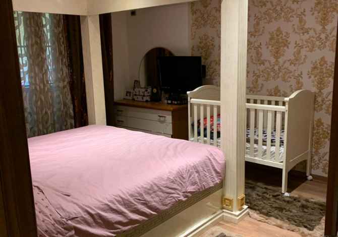 Shtepi ne shitje  ne Tirane, 2+1, Mobilimi E mobiluar, Pagesa 160,000  Euro.